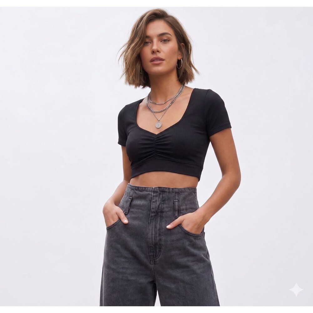 Zara Women's Black V-Neck Crop Top Size XS XSmall Minimalist Basic